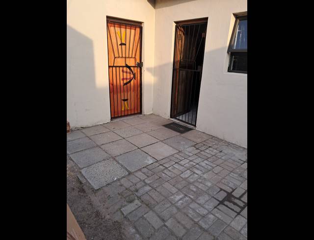 1 bed property to rent in SUNBIRD PARK
